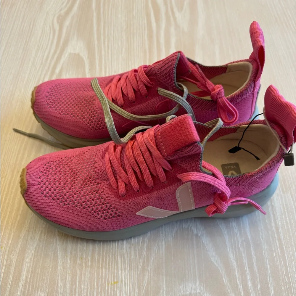Veja Women's Pink Sneakers - Picture 6 of 6